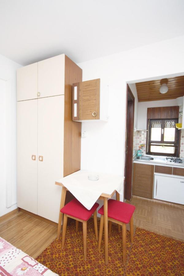 Apartments With A Parking Space Murter - 5103 Betina  Buitenkant foto